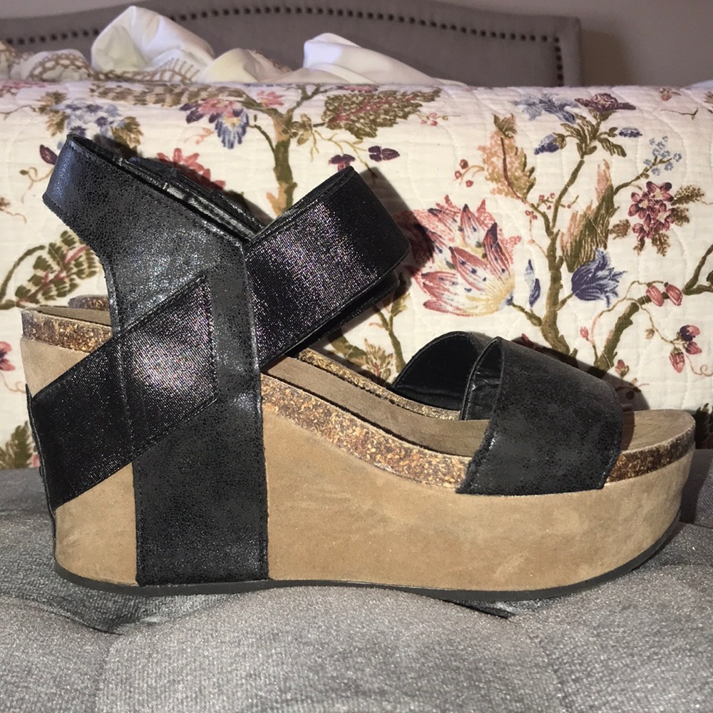 ‼️ LIKE NEW ‼️ Pierre Dumas wedge - Black - size 9